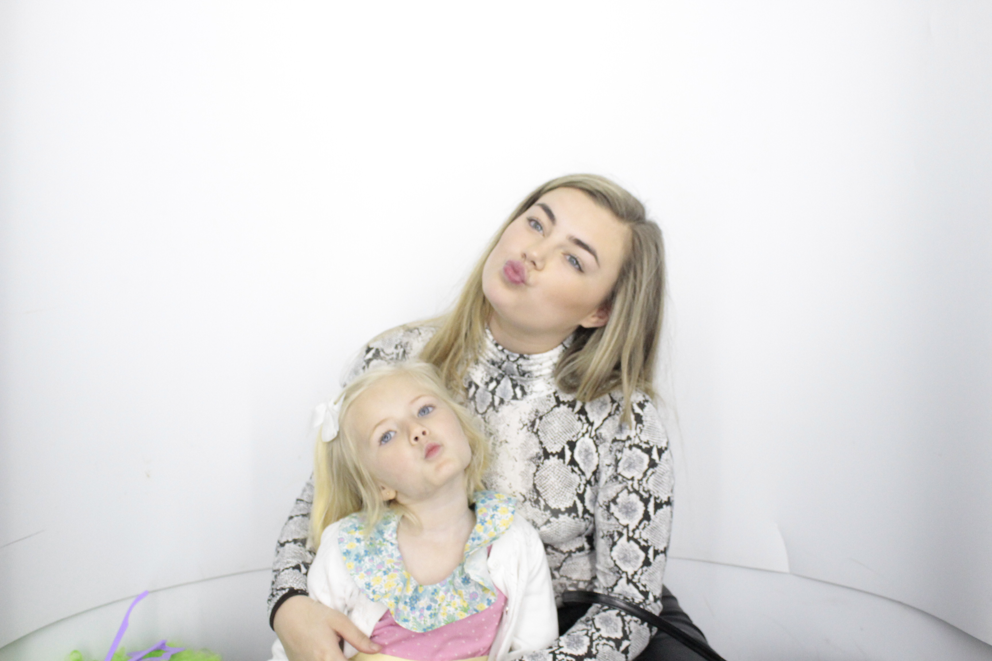 Mandy's 60th  Birthday Party | View more photos from the event at gallery.myphotoboothexperience.co.uk/u/MyPhotoBoothExperienceLtd/Mandys-60th-Birthday-Party